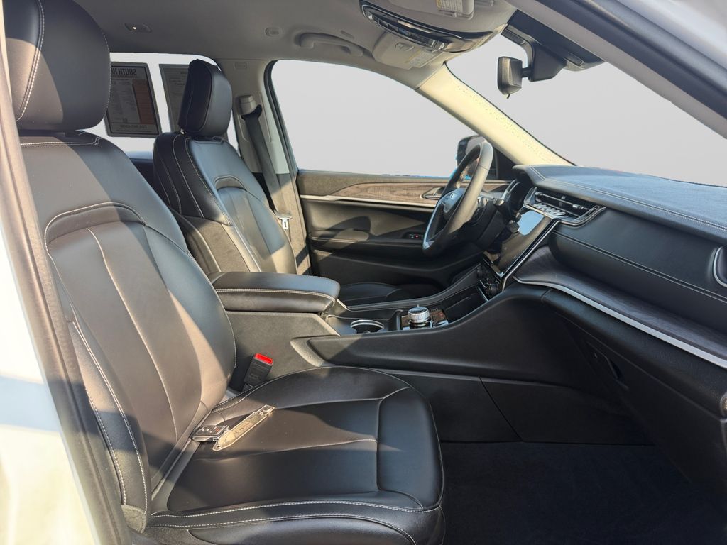 2023 Jeep Grand Cherokee L Limited White at South Hills CDJR