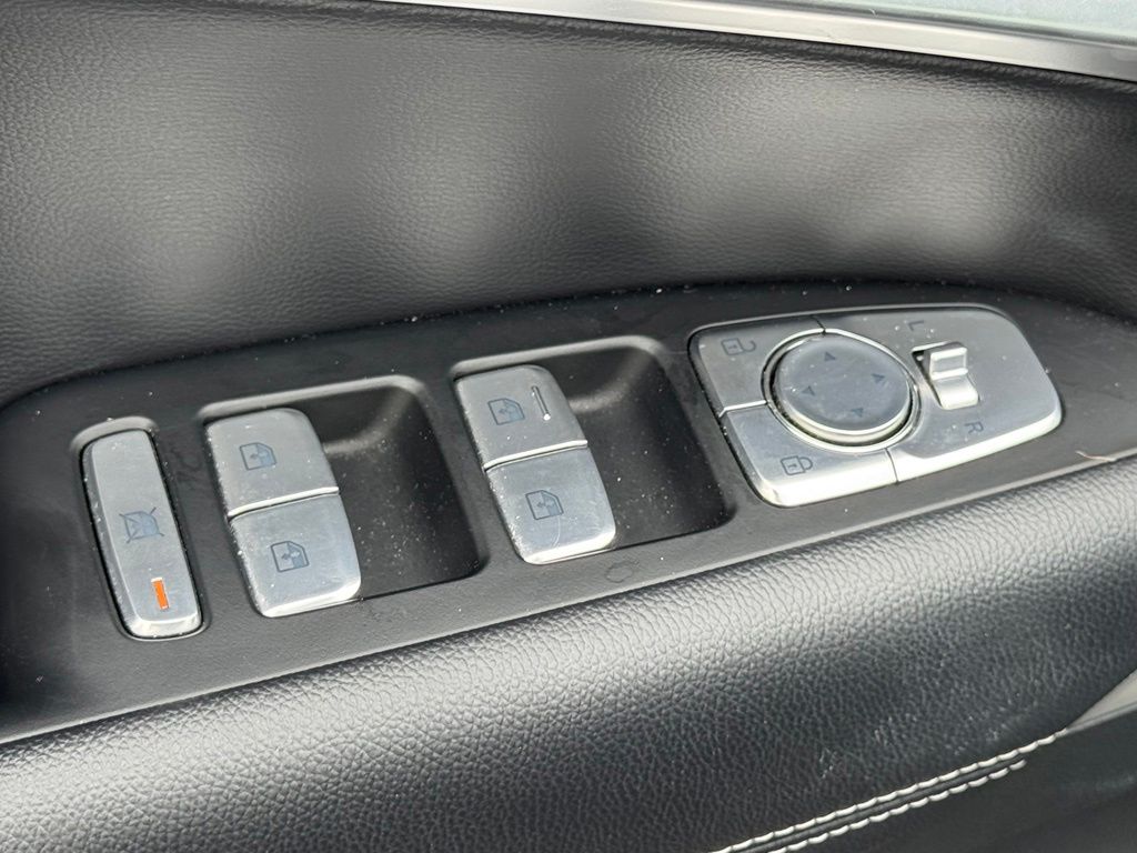 Used 2025 Genesis G70 Sedan