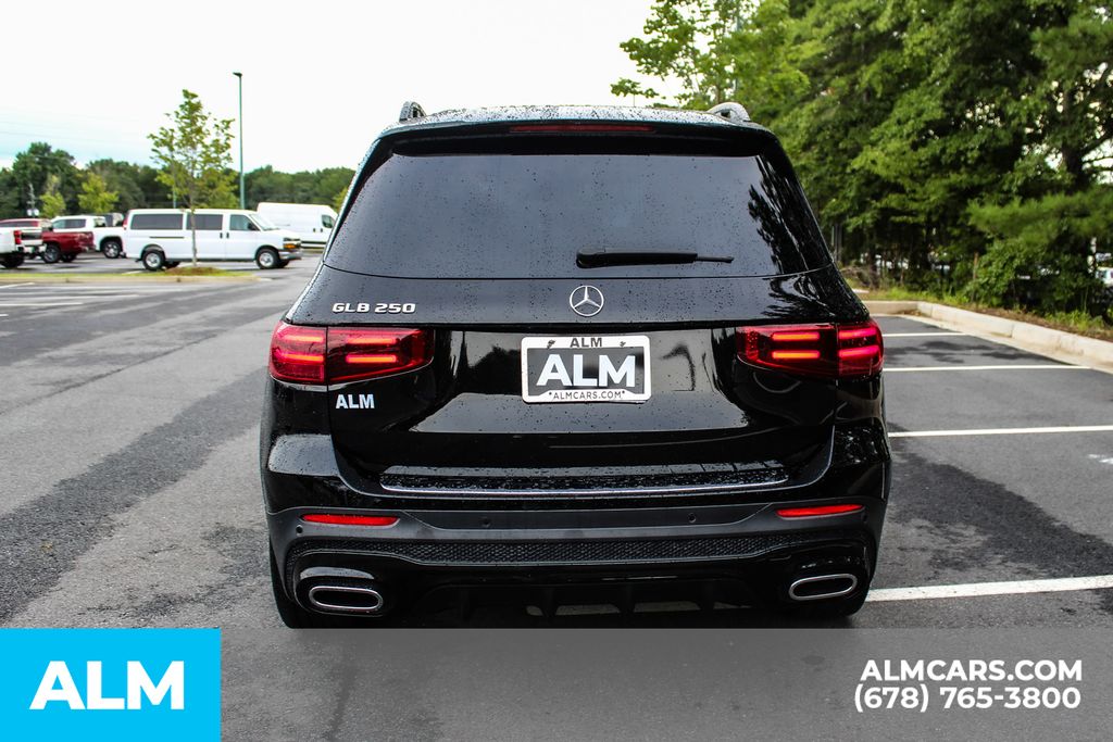 Used 2025 Black Mercedes-Benz GLB 250 image 10