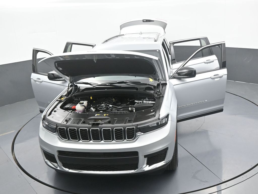 Used 2024 Silver Zynith Jeep Laredo image 73