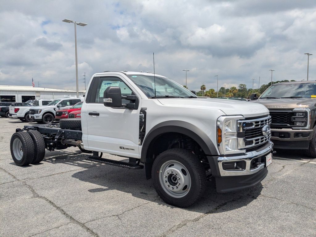 2025 Ford F-550 Chassis XL