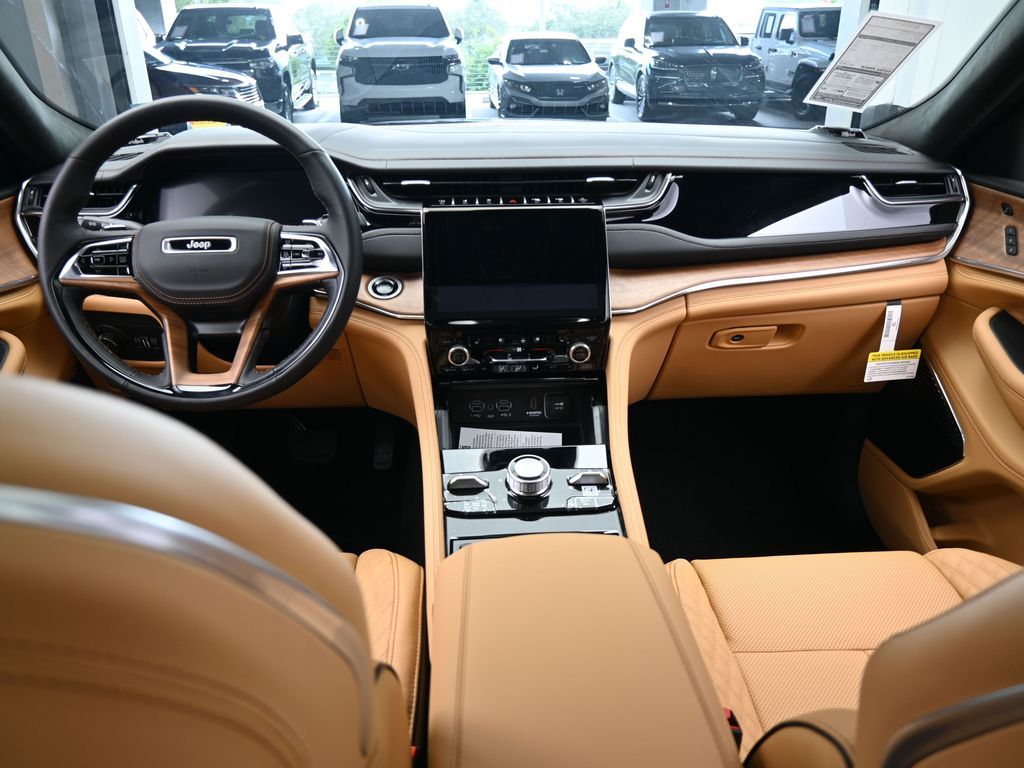 New 2025 Silver Zynith Jeep Summit image 37