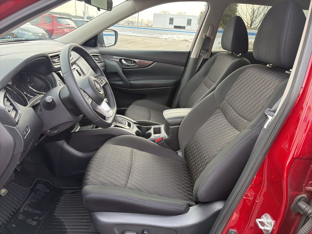 Thumbnail: 2020 Nissan Rogue - 17