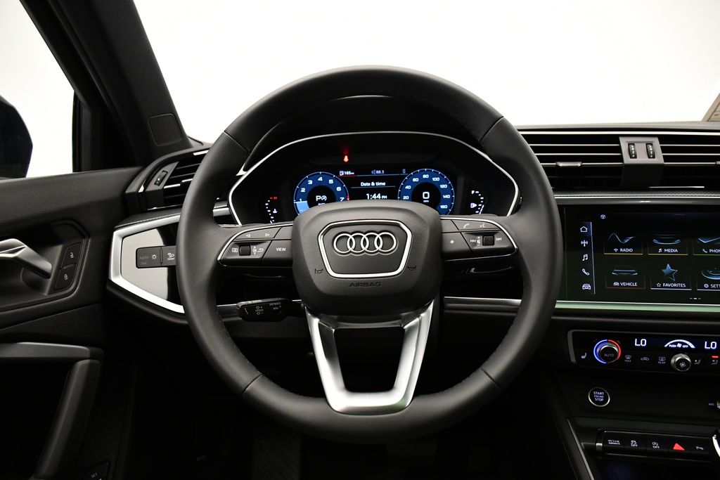 Thumbnail: 2025 Audi Q3 - 23