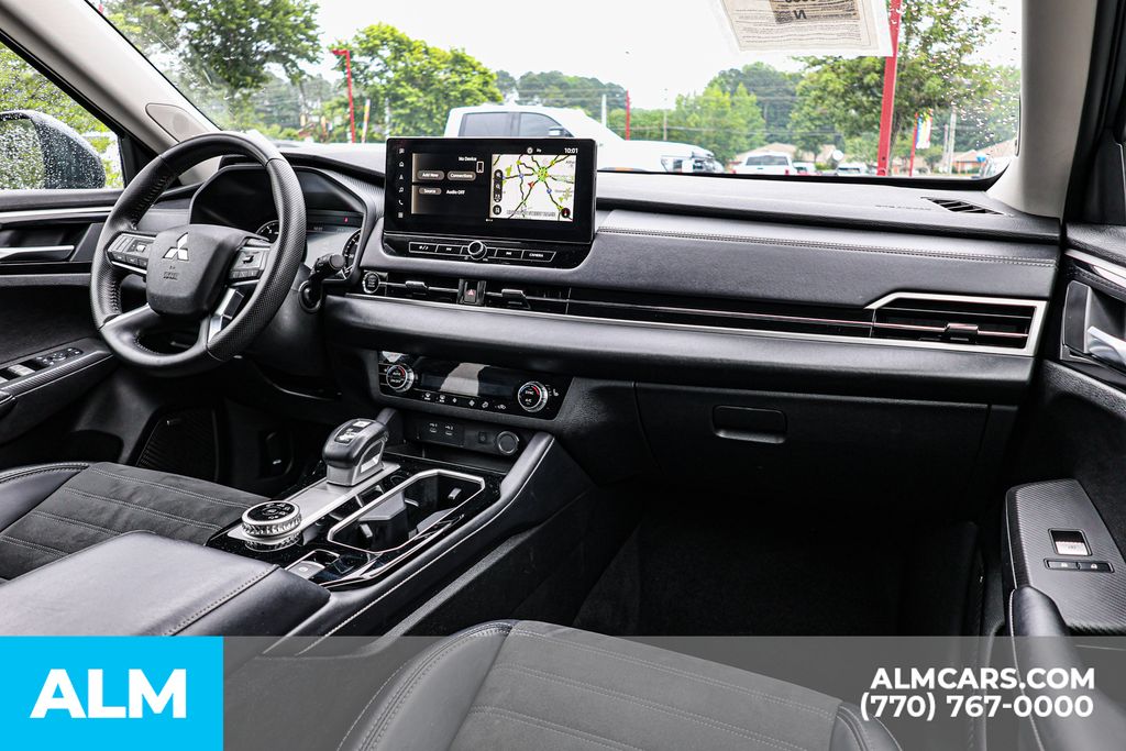 Used 2025 Gray Mitsubishi SE image 30