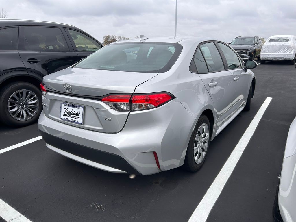 2022 Toyota Corolla LE 3