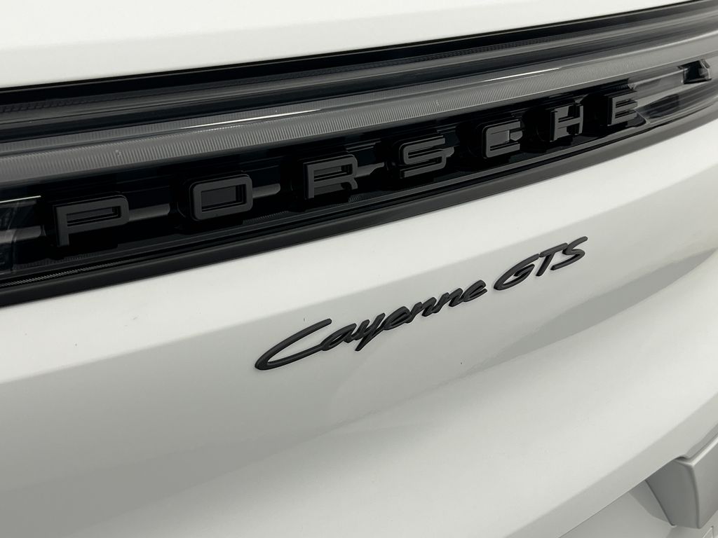Thumbnail: 2026 Porsche Cayenne - 12