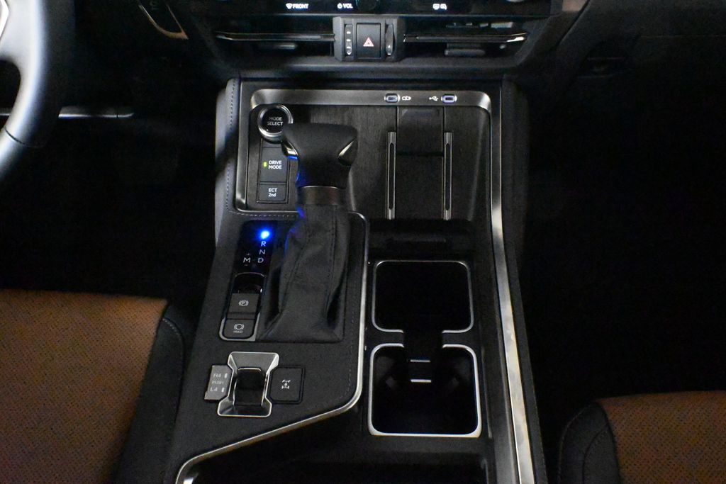 Thumbnail: 2025 Lexus GX - 23