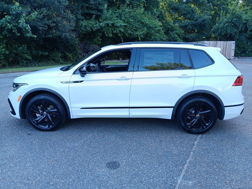 2024 Volkswagen Tiguan 2.0T SE R-Line Black 2