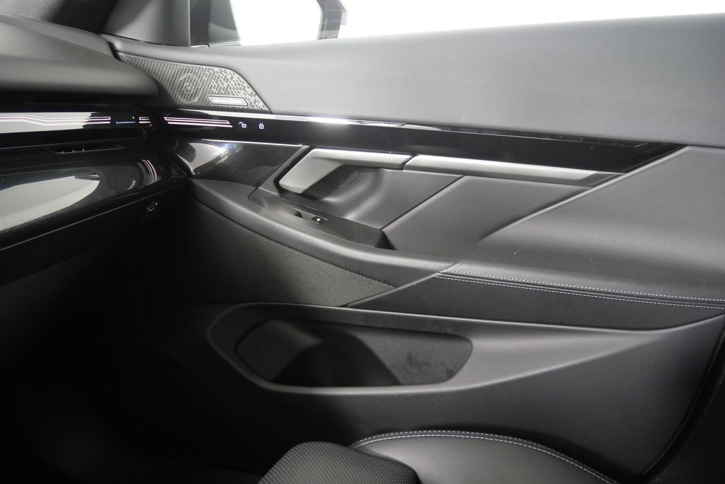 2024 BMW 5 Series 530i 29