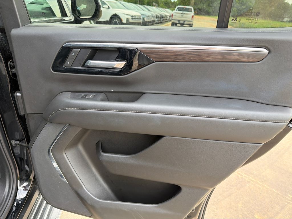 Used 2025 Black Chevrolet LT image 16