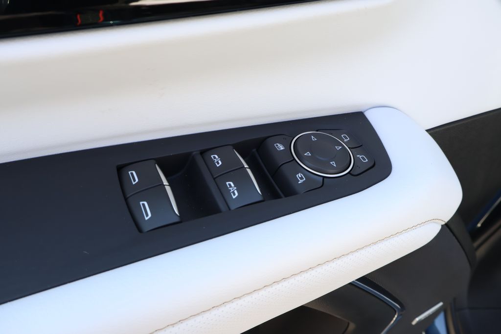 Thumbnail: 2025 Chevrolet Suburban - 19