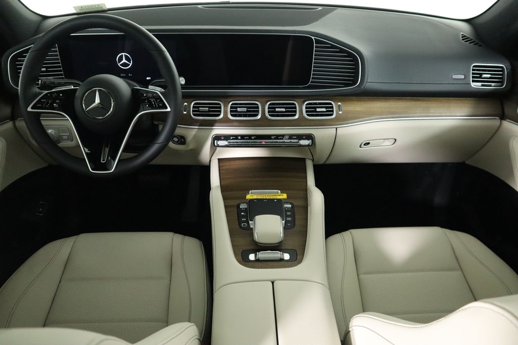 2025 Mercedes-Benz GLS 450 4MATIC 13