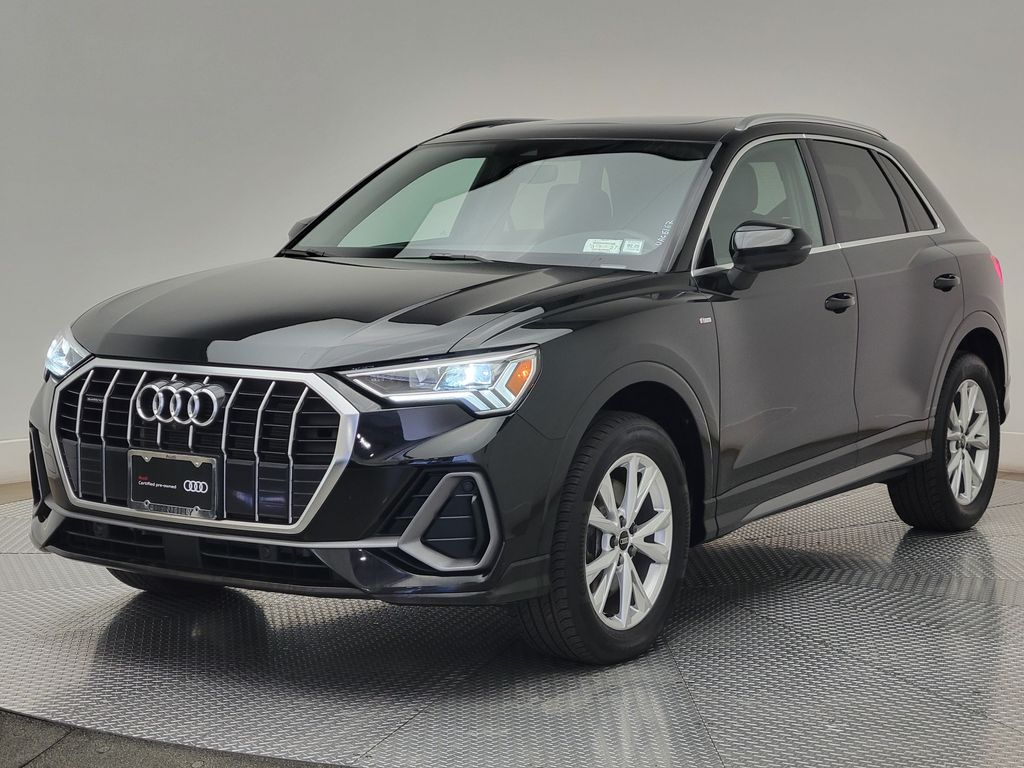 Thumbnail: 2023 Audi Q3 - 2
