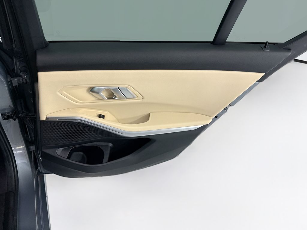 Thumbnail: 2023 BMW 3 Series - 26