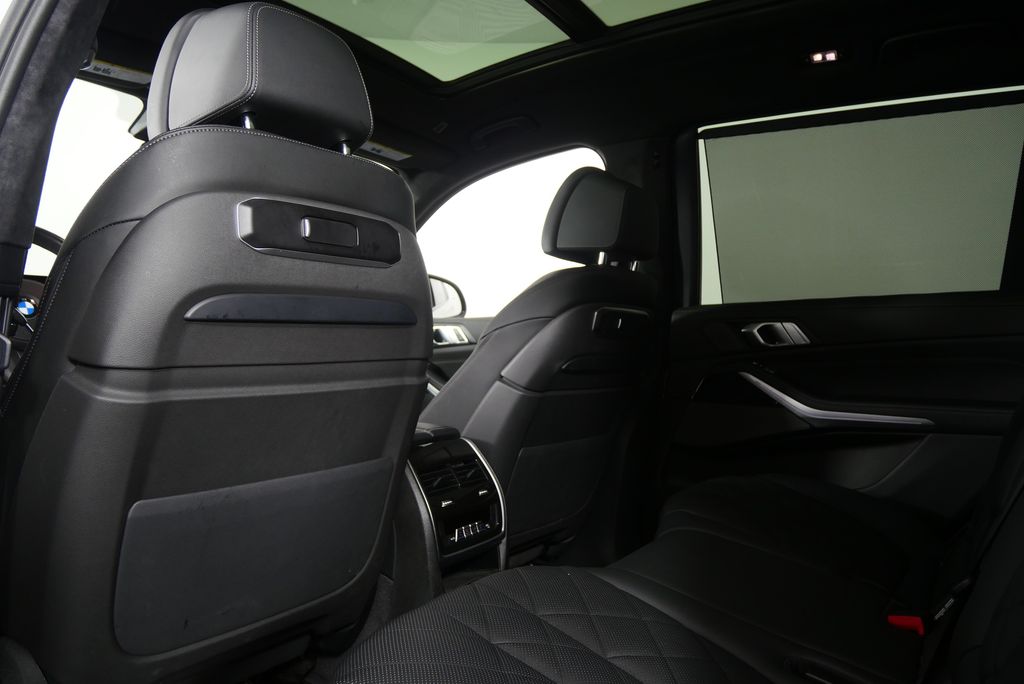 Thumbnail: 2024 BMW X7 - 18