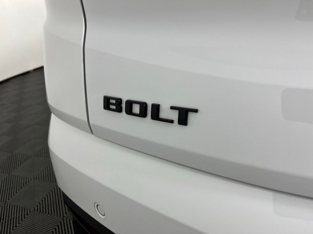 Thumbnail: 2027 Chevrolet Bolt EV - 18