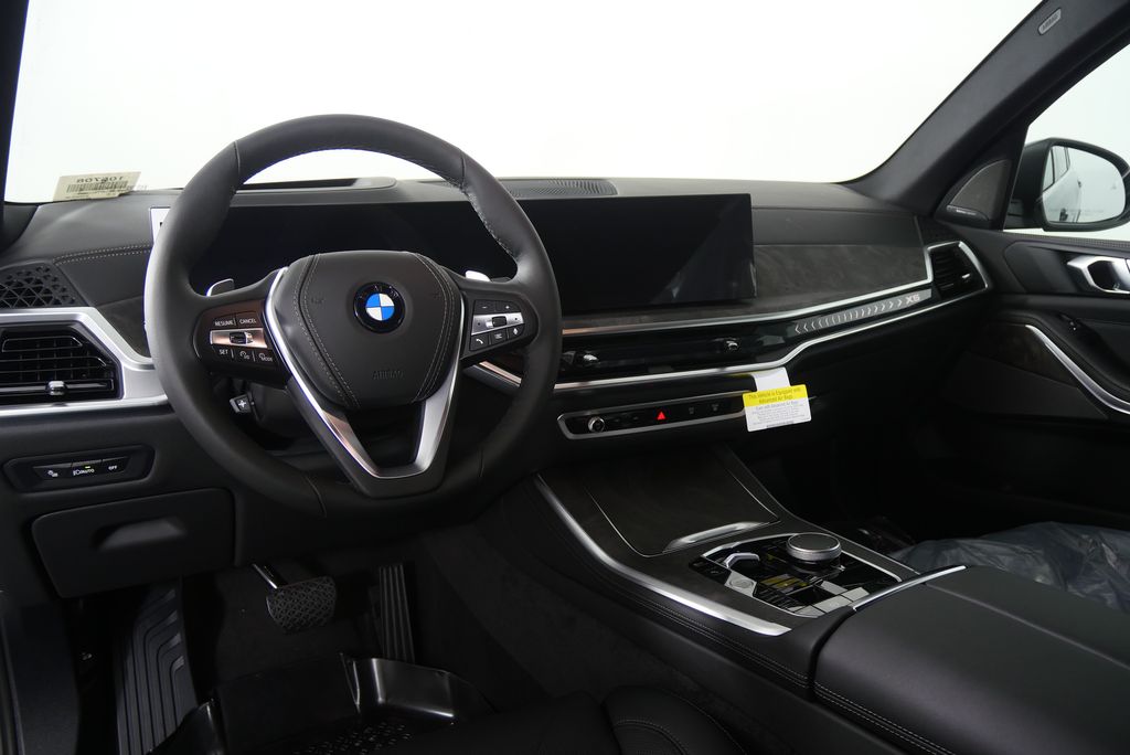 Thumbnail: 2026 BMW X5 - 17