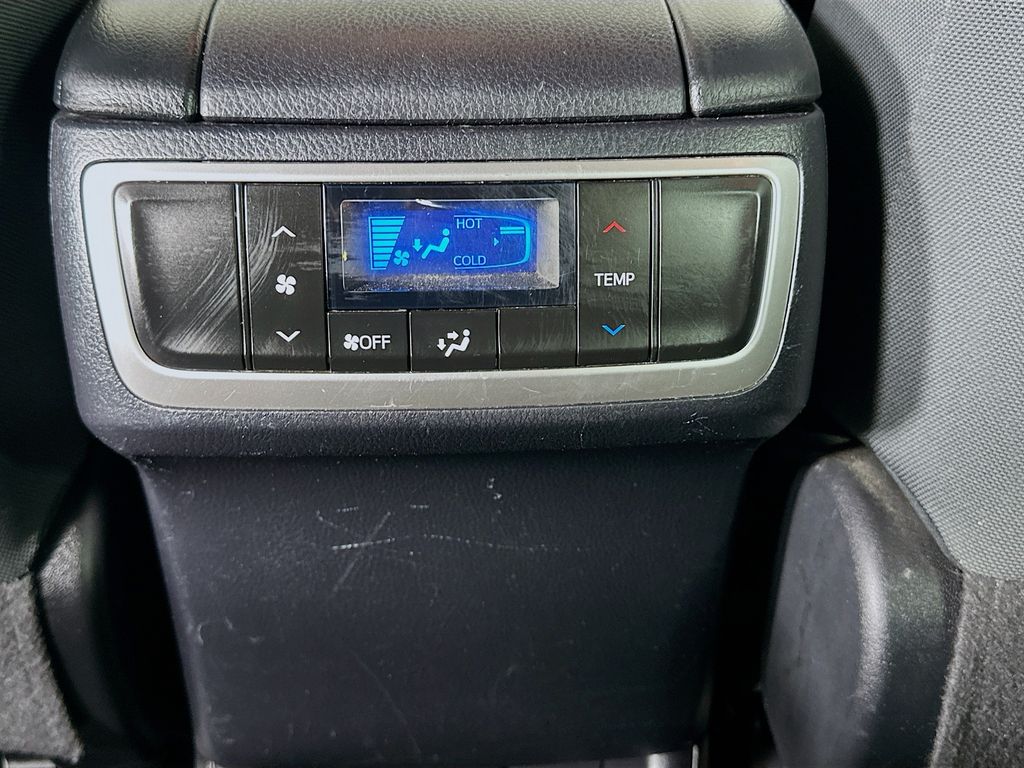 Thumbnail: 2017 Toyota Highlander - 24