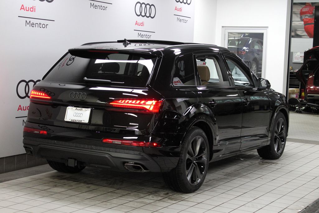 Thumbnail: 2026 Audi Q7 - 6