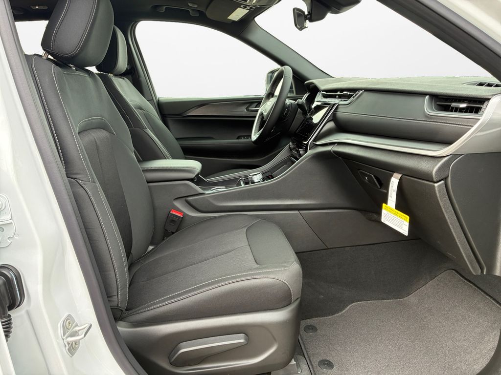 New Car 2025 Jeep Grand Cherokee  Laredo X For Sale Under $35,000 In Austin, Texas