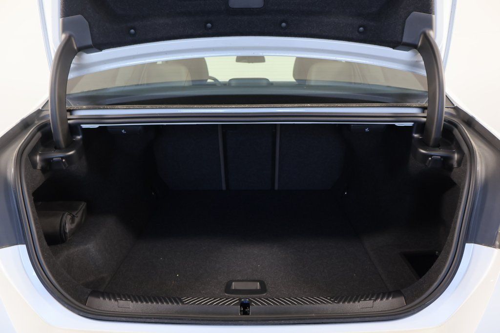 Thumbnail: 2025 BMW i5 - 8