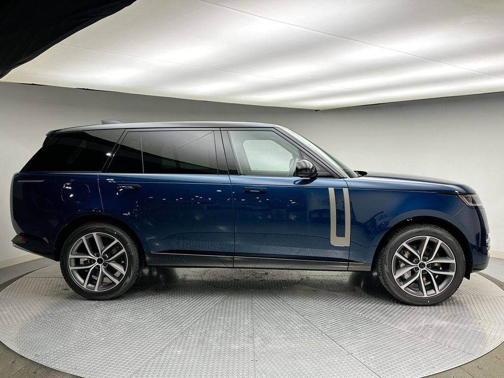 Thumbnail: 2026 Land Rover Range Rover - 4