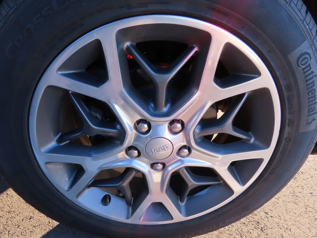 Thumbnail: 2020 Jeep Grand Cherokee - 16