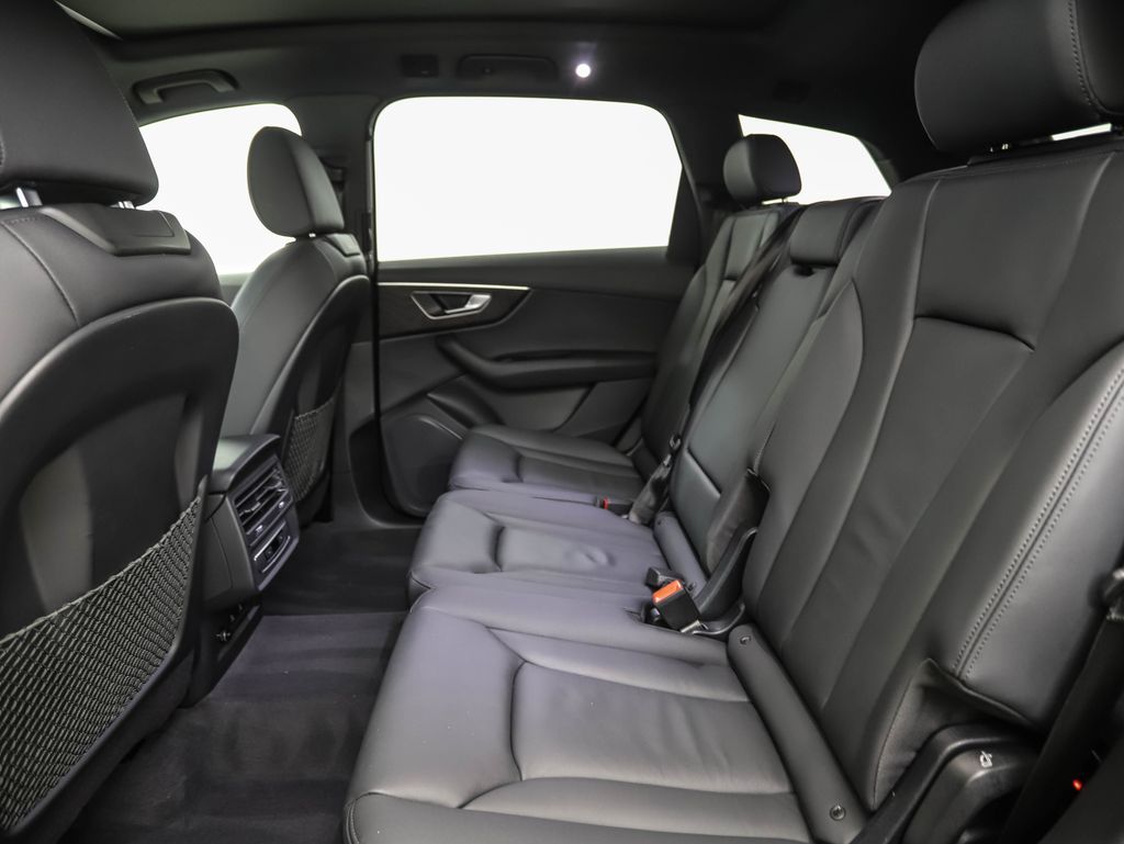 Thumbnail: 2024 Audi Q7 - 21