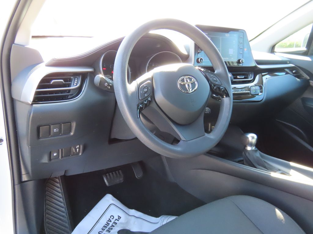 2021 Toyota C-HR LE 9