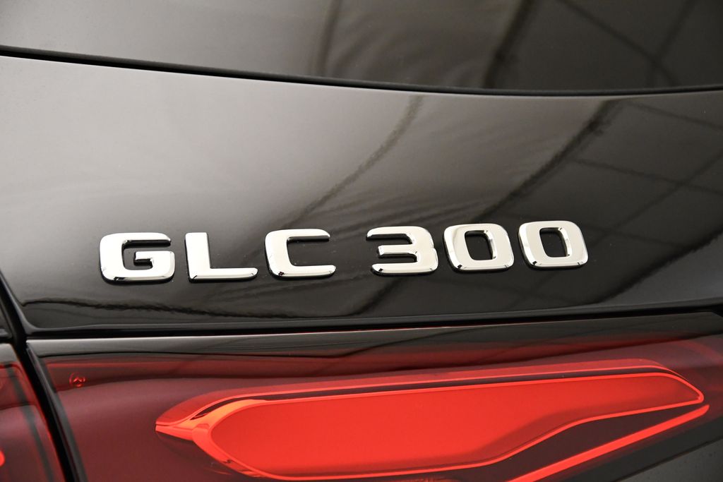 Thumbnail: 2025 Mercedes-Benz GLC - 9