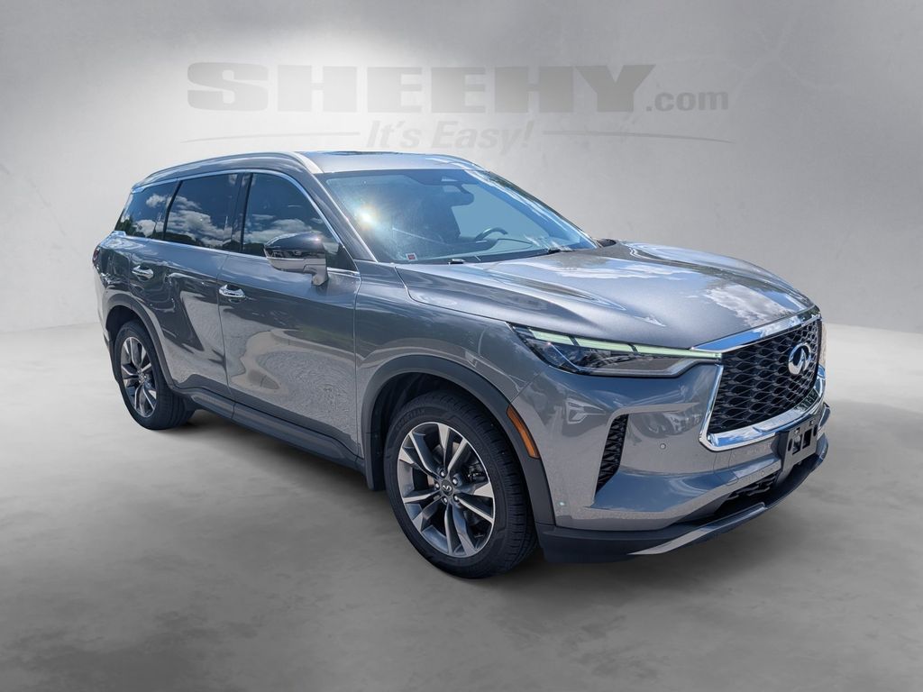 Used 2022 Gray INFINITI LUXE image 2