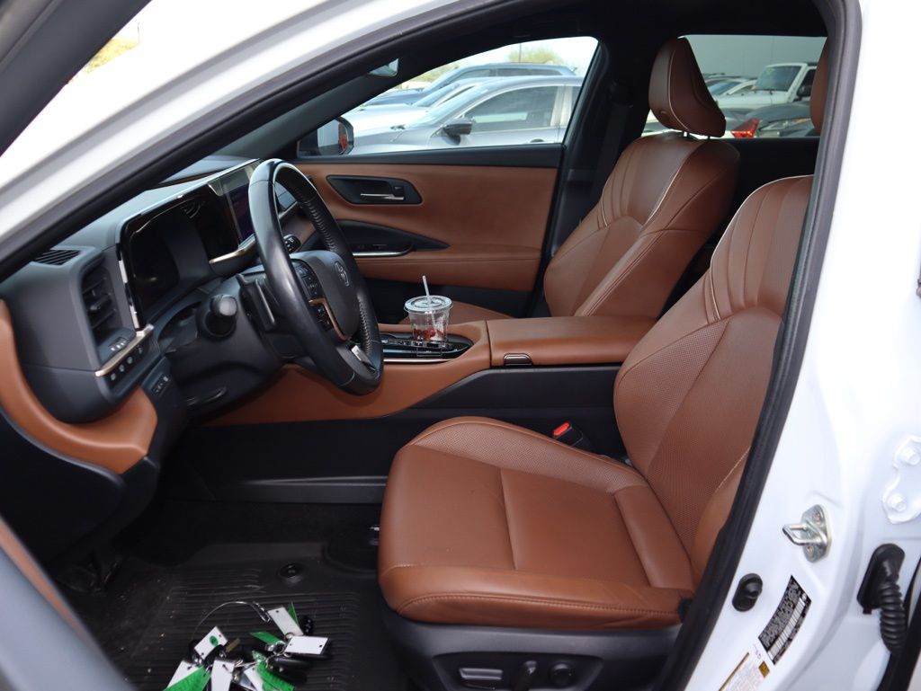 Thumbnail: 2025 Toyota Crown Signia - 8