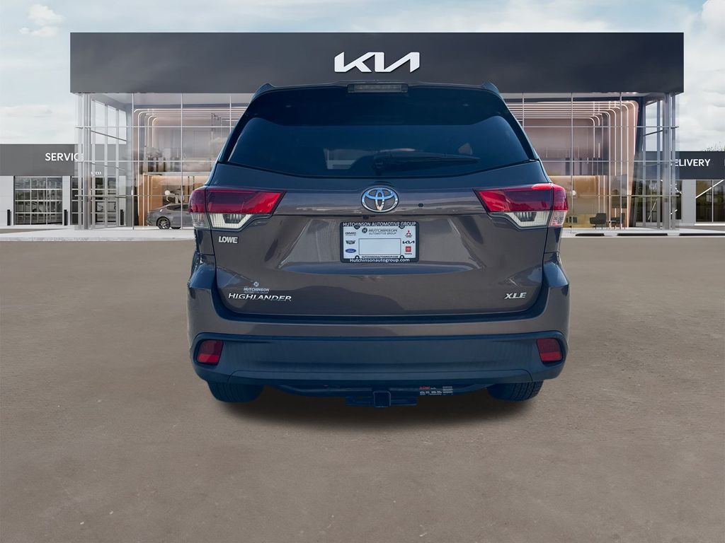 2017 Toyota Highlander XLE 4