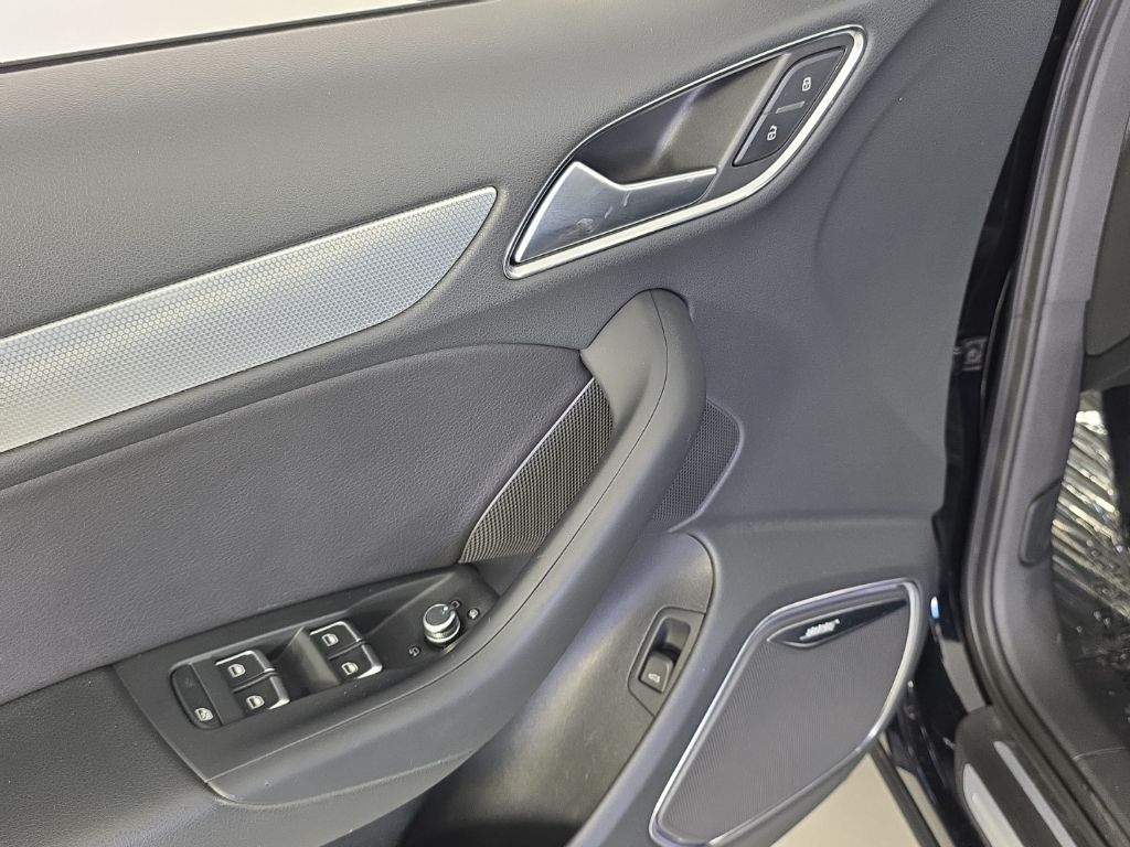 Thumbnail: 2018 Audi Q3 - 12