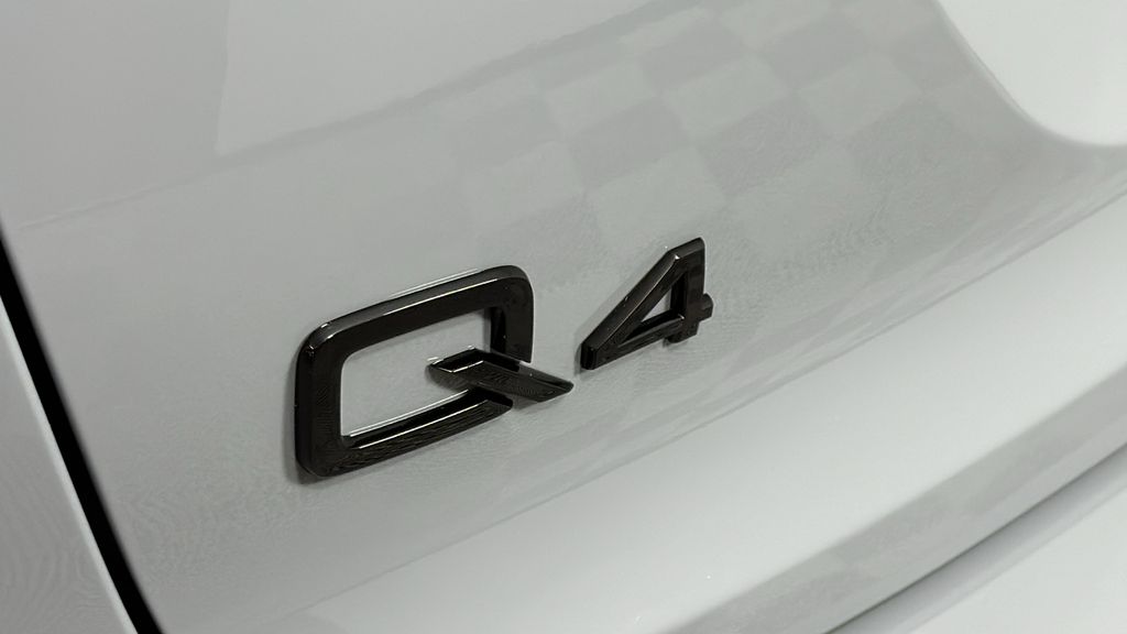 2025 Audi Q4 e-tron  9