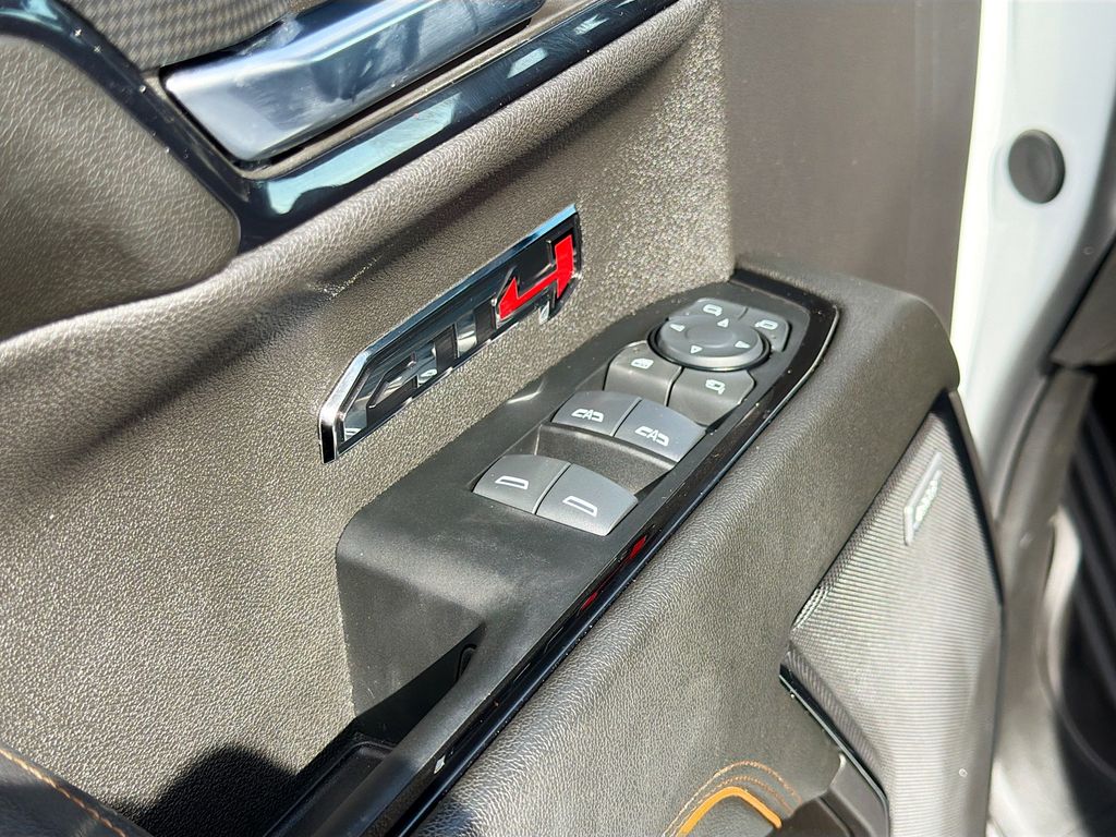 Used 2024 White GMC AT4 image 17
