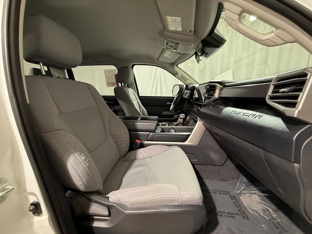 Thumbnail: 2024 Toyota Tundra - 19