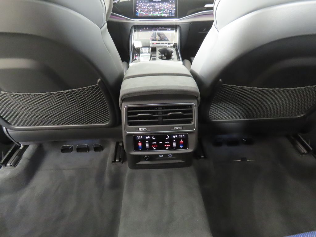 Thumbnail: 2026 Audi RS Q8 - 23