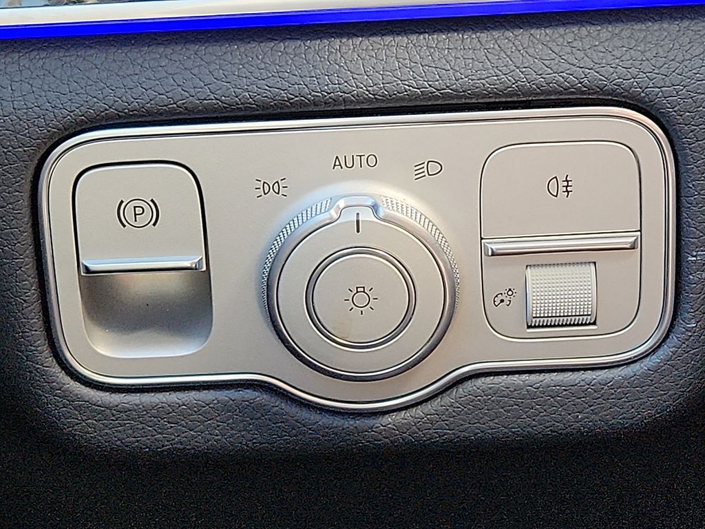 Thumbnail: 2026 Mercedes-Benz GLE - 25