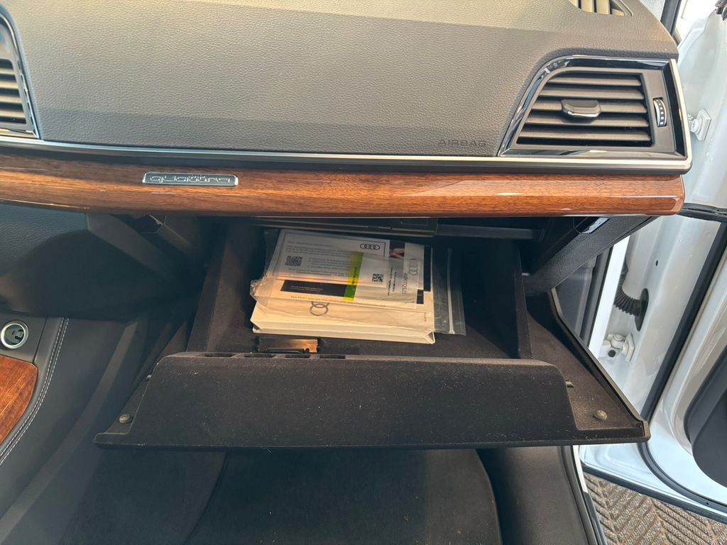 2023 Audi Q5 45 S line Premium