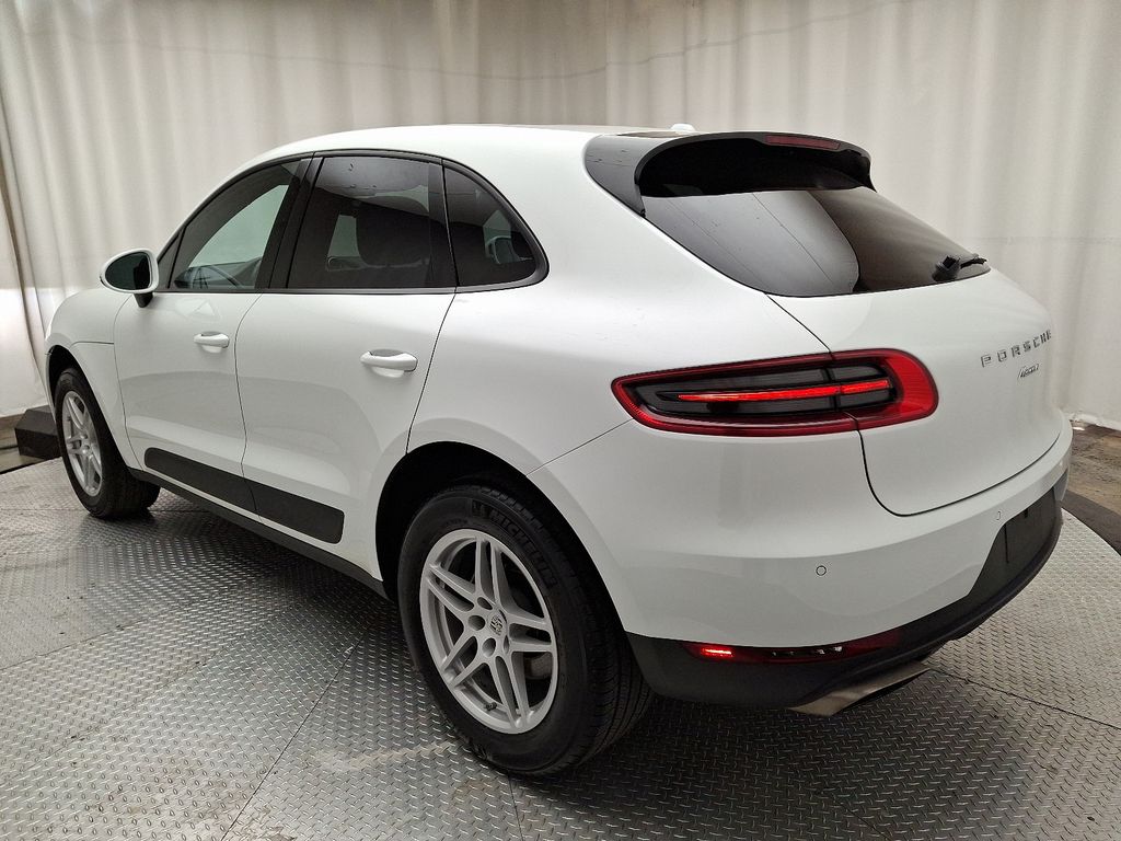 2018 Porsche Macan Base 6