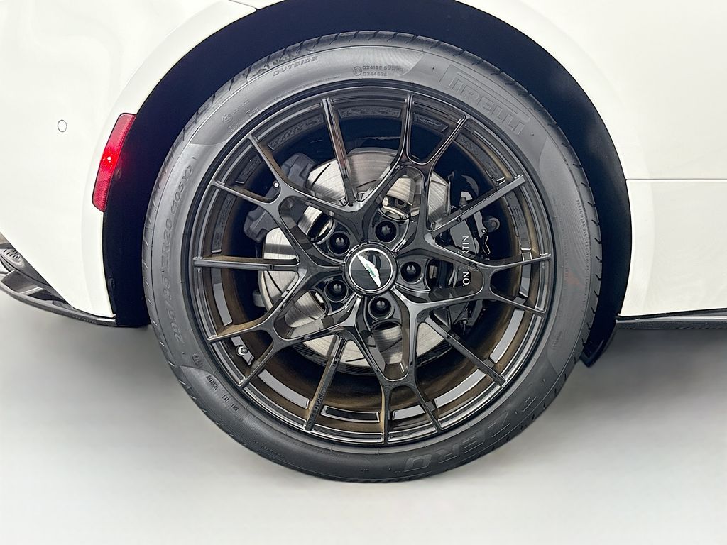 Thumbnail: 2021 Aston Martin DB11 - 28