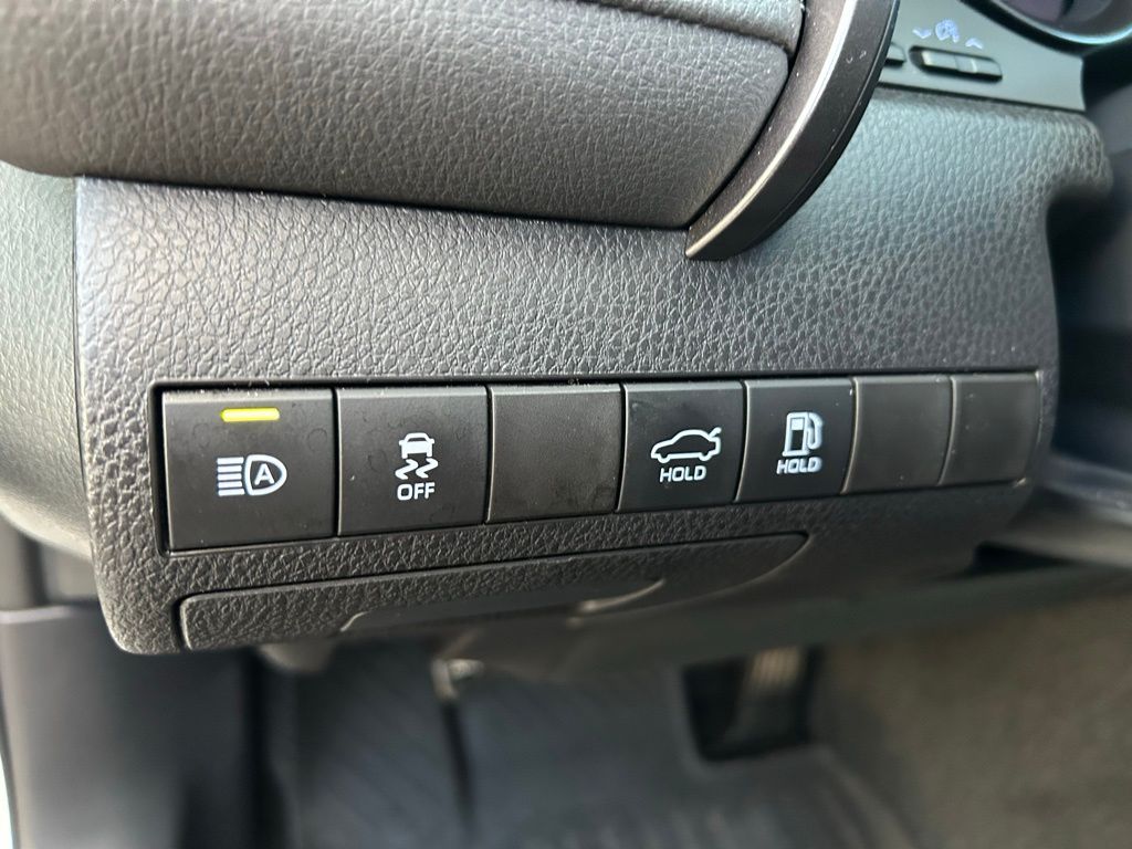 Thumbnail: 2023 Toyota Camry - 18