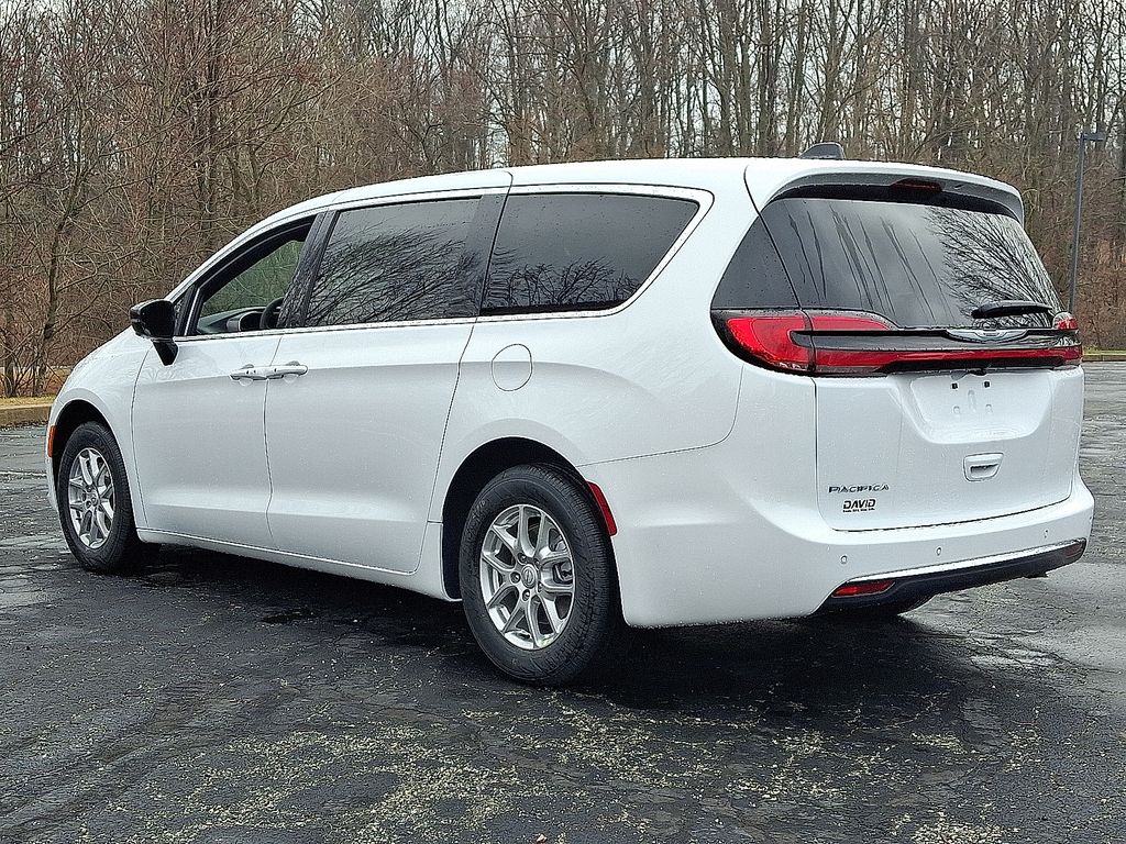 New 2026 Chrysler Pacifica Van