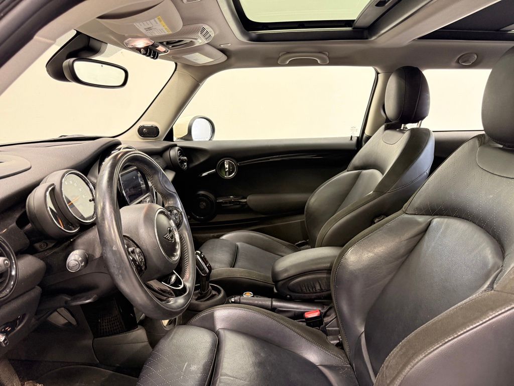 Thumbnail: 2020 MINI Cooper - 10