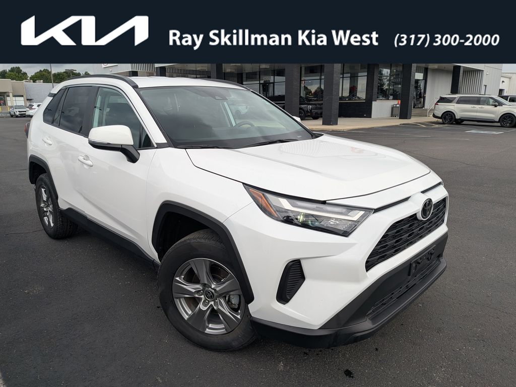 2025 Toyota RAV4 XLE