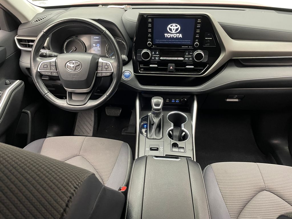 Thumbnail: 2022 Toyota Highlander - 19