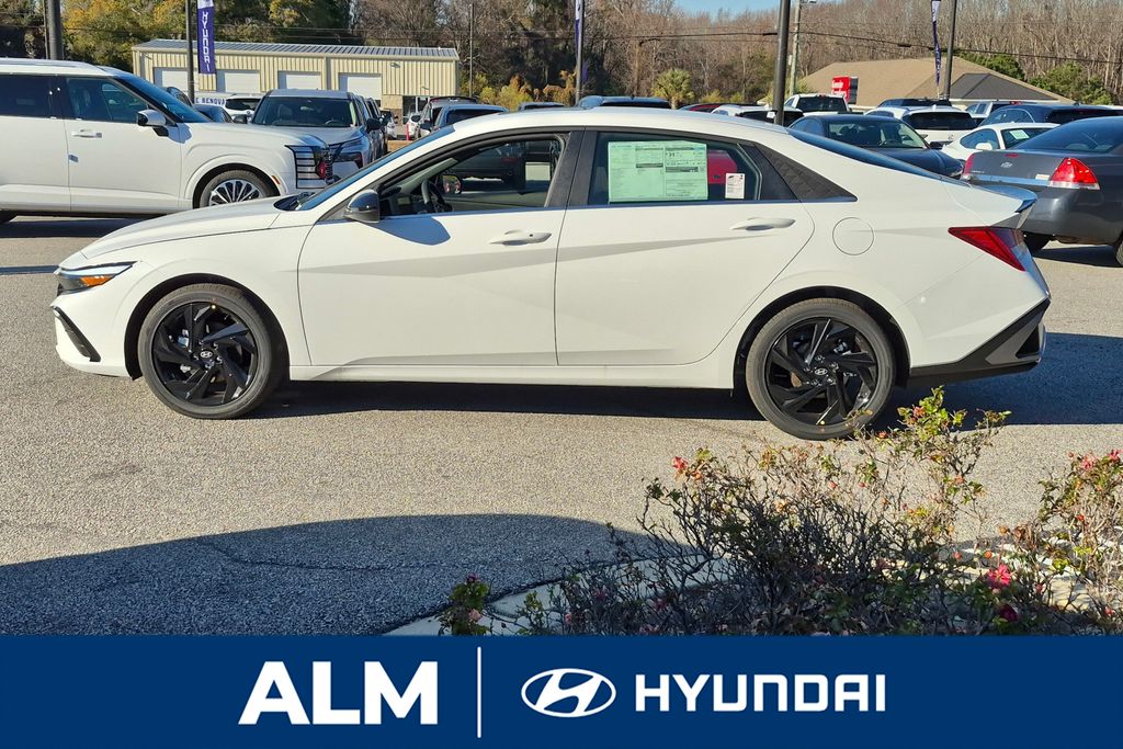 New 2026 White Hyundai SEL Sport image 10