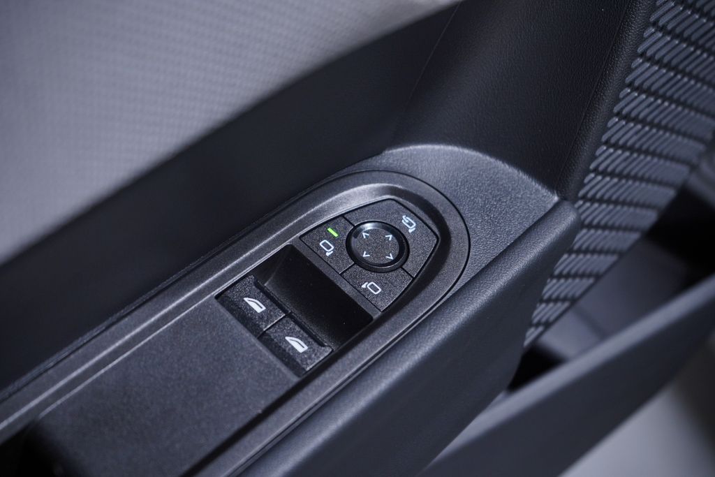 Thumbnail: 2025 MINI Cooper - 14